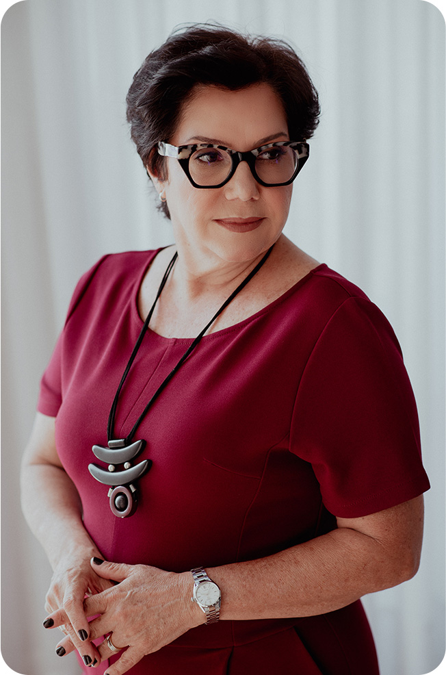 Dra. Carla Reita Faria Leal